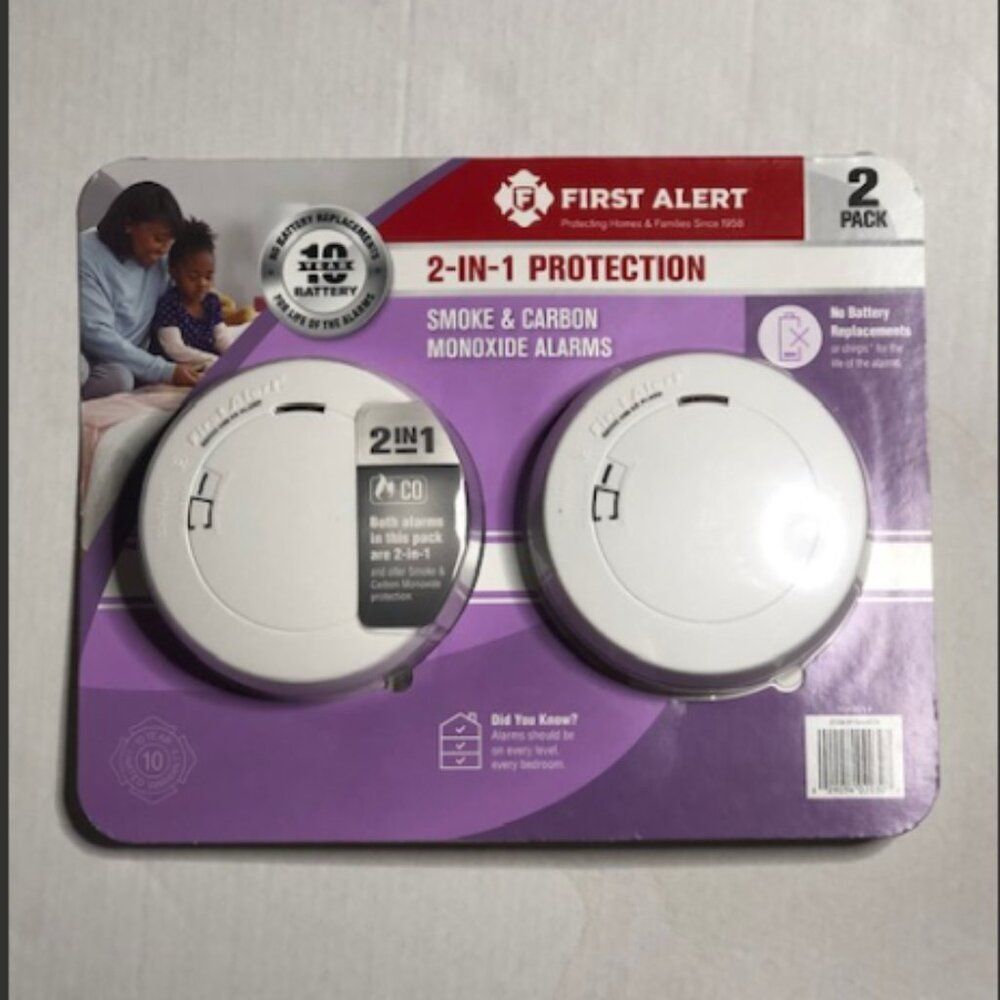 First Alert 2-in-1 Smoke And Carbon Monoxide Alarm 2-pack